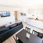 North Loop Apartment *